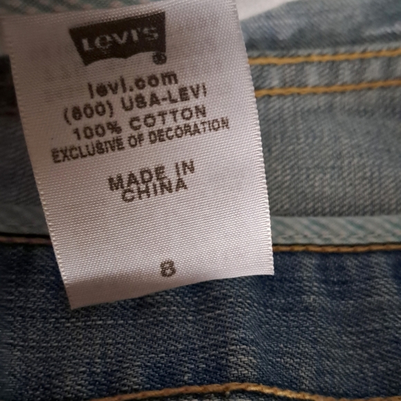 Levi's Women's Light Blue Denim Shorts - Picture 8 of 8